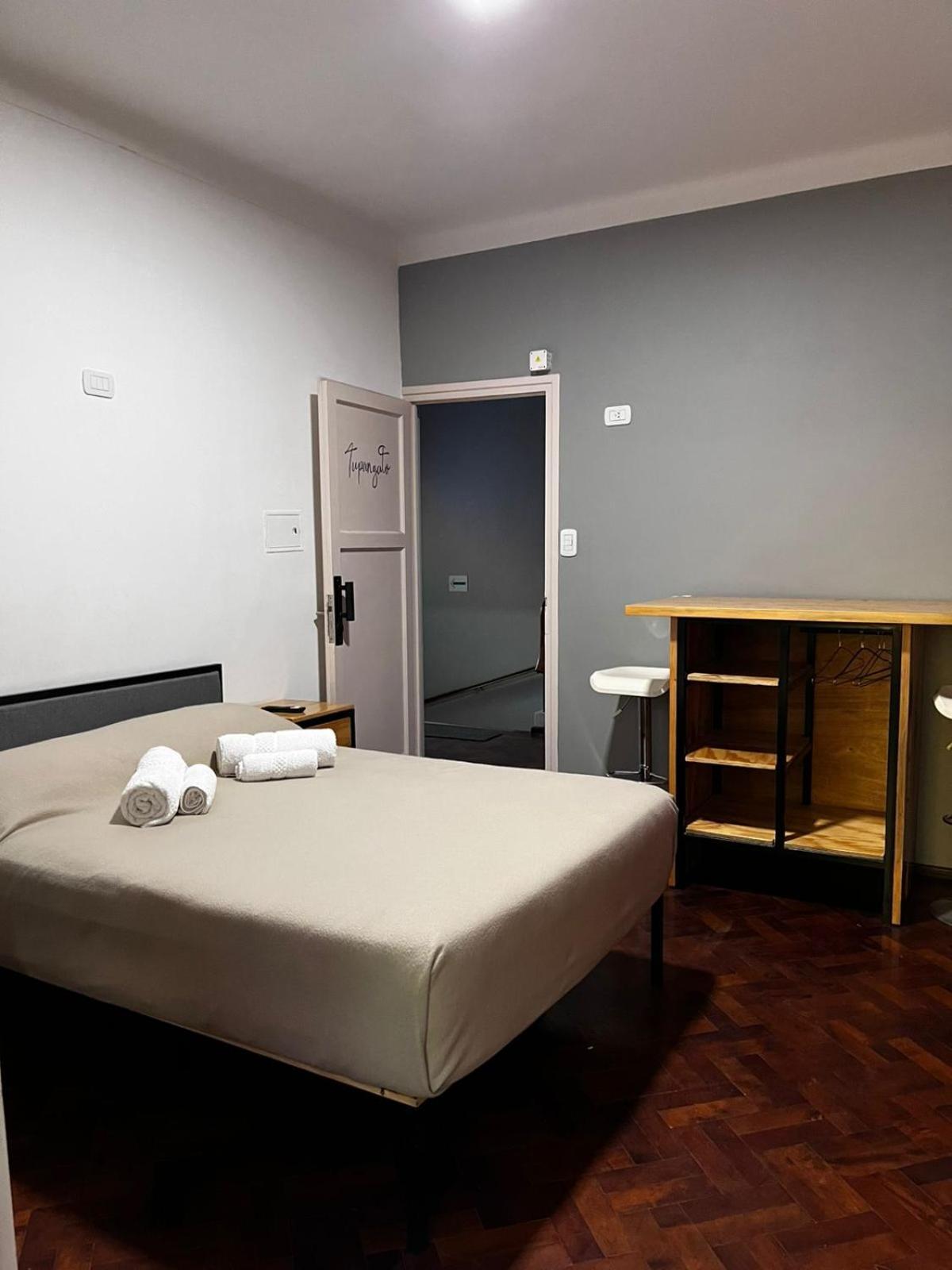 Sin Fin Hostel Mendoza Exteriör bild